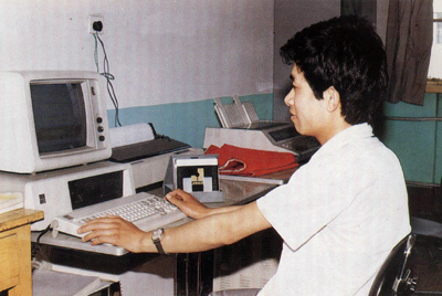 BMPC-XT推算机。建厂后始终把技术改做作为工作沉点来抓。1980-1988年中，每年都铺排了沉点技术刷新项目。